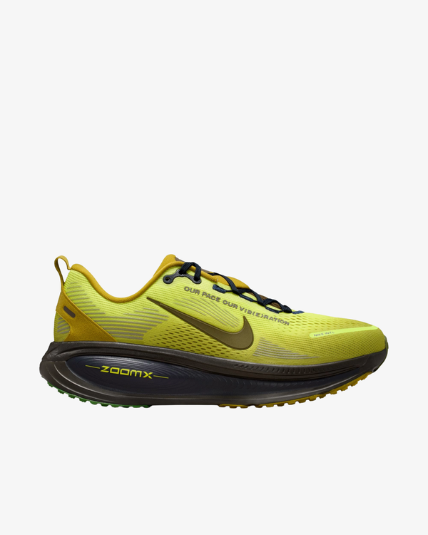 Nike - Men's Vomero 18 SE - (IQ3413-704)