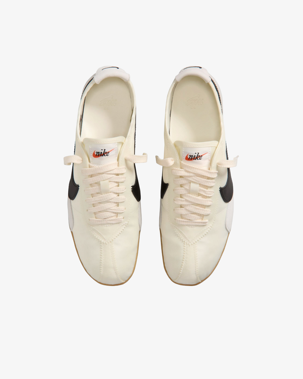 Nike - Women's Moon Shoe OG - (IW0955-101)