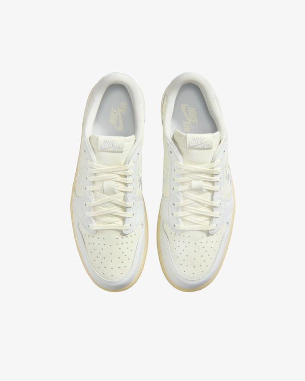 Nike - Men's Air Jordan 1 Low OG - (IF4391-100)