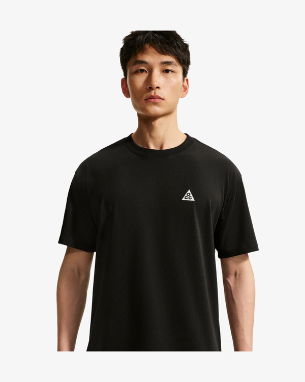 Nike - Men's ACG Short-Sleeve T-Shirt - (DC5357-010)