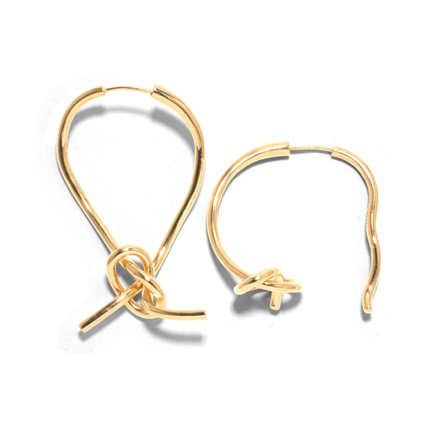 Completedworks_COMPLETEDWORKS - Asymmetrical Knot Earring - (Gold)_EARRINGS