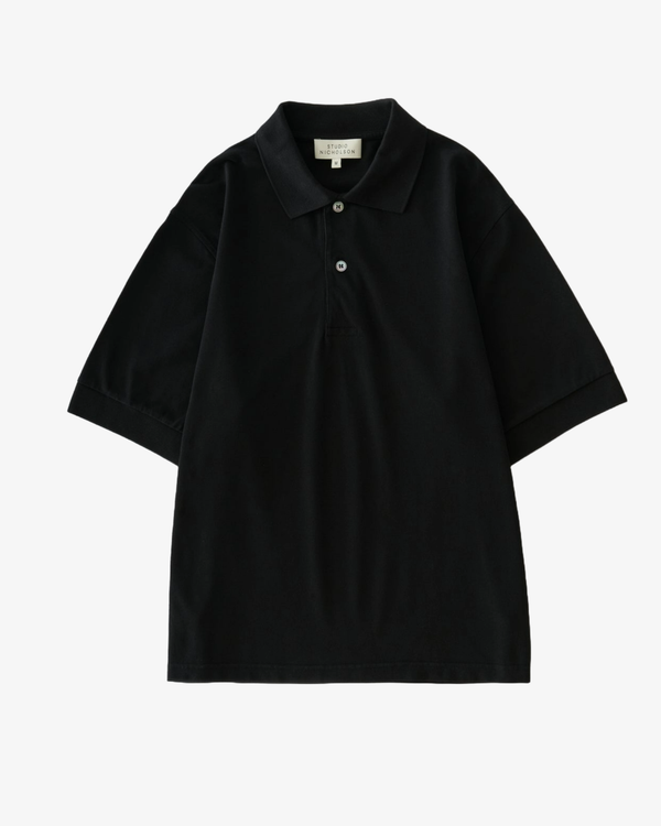 STUDIO NICHOLSON_STUDIO NICHOLSON - Men's Short Sleeve Polo - (Black)_POLOS