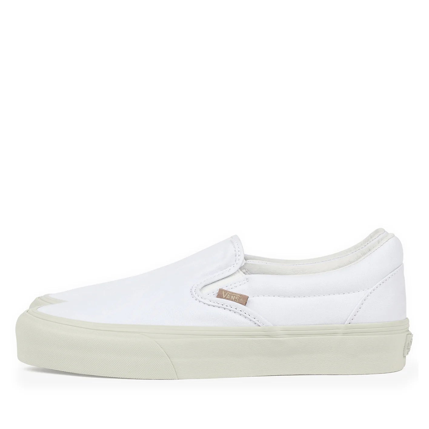 White slip on vans 2025 size 3
