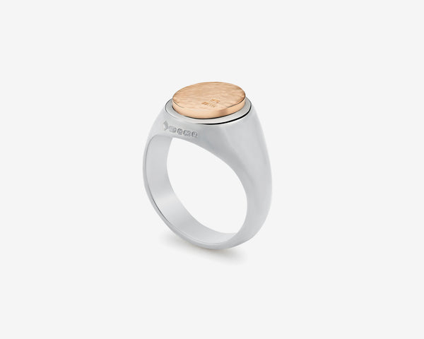 Bunney_Bunney Oval Hammered Signet Ring_RINGS