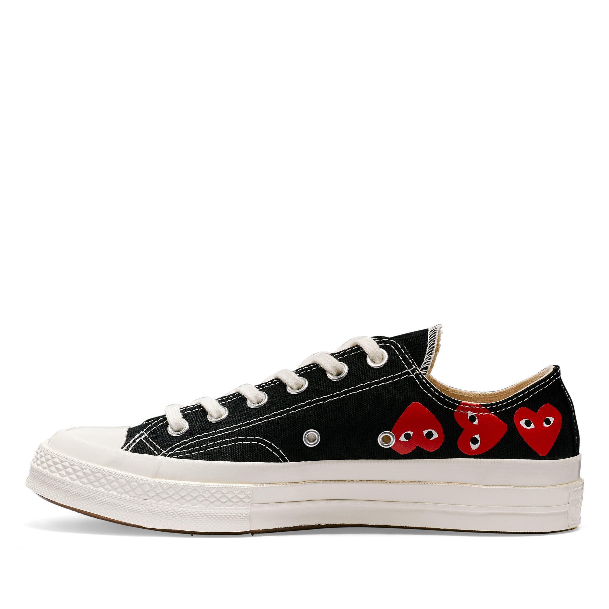 Play Converse - Multi Red Heart Chuck Taylor All Star '70 Low Sneakers - (Black) view 2